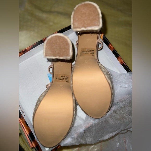 Women heels - Picture 3 of 7